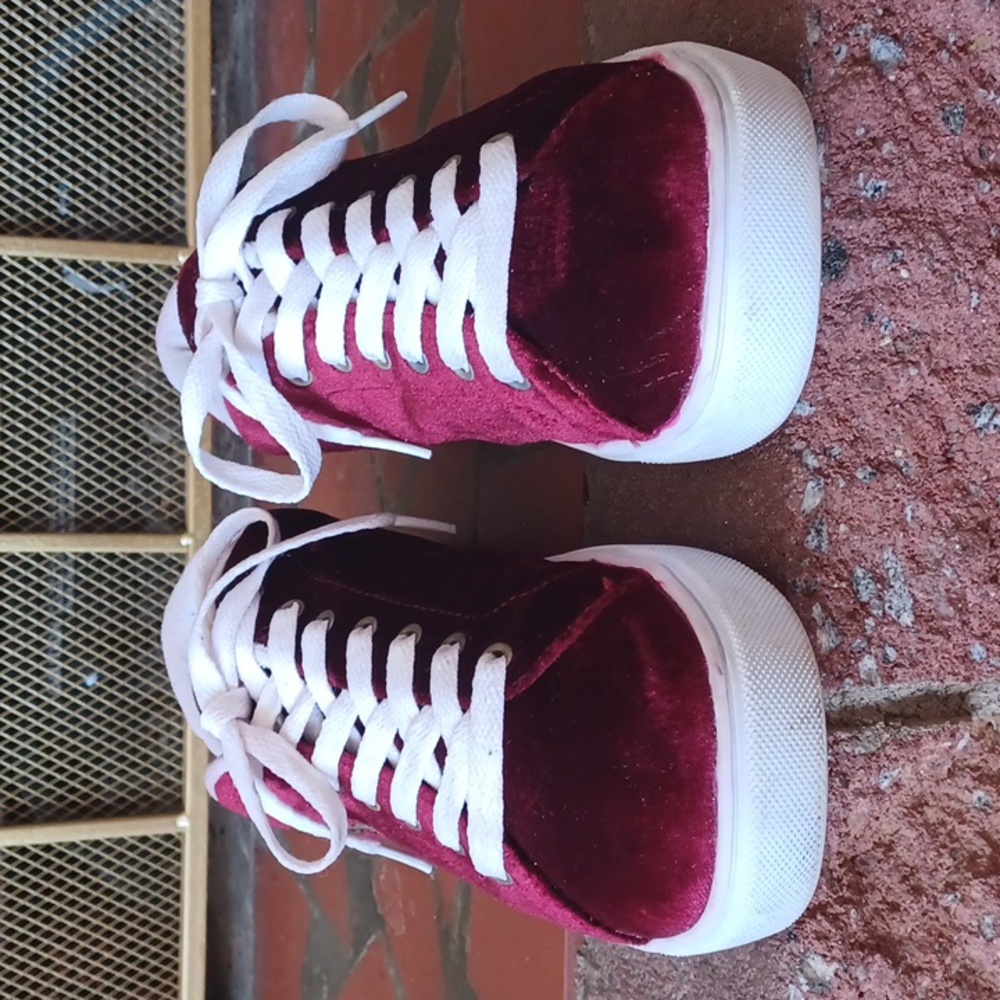 U.S.Polo Association Burgundy Red Velvet Sneakers Cushioned Ankles W8 - Picture 9 of 12